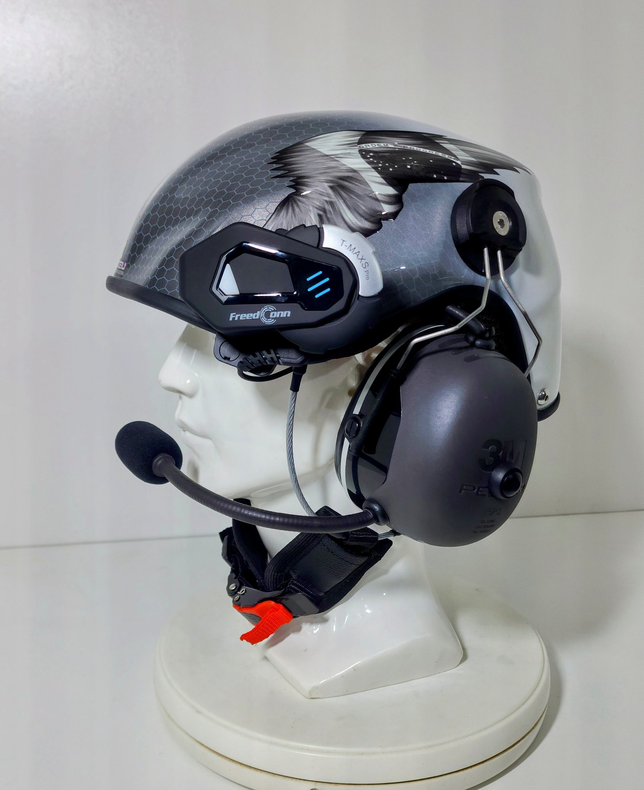 Cinza Degrade e Branco com Asas do Brasil e Colmeia - Imagem 2