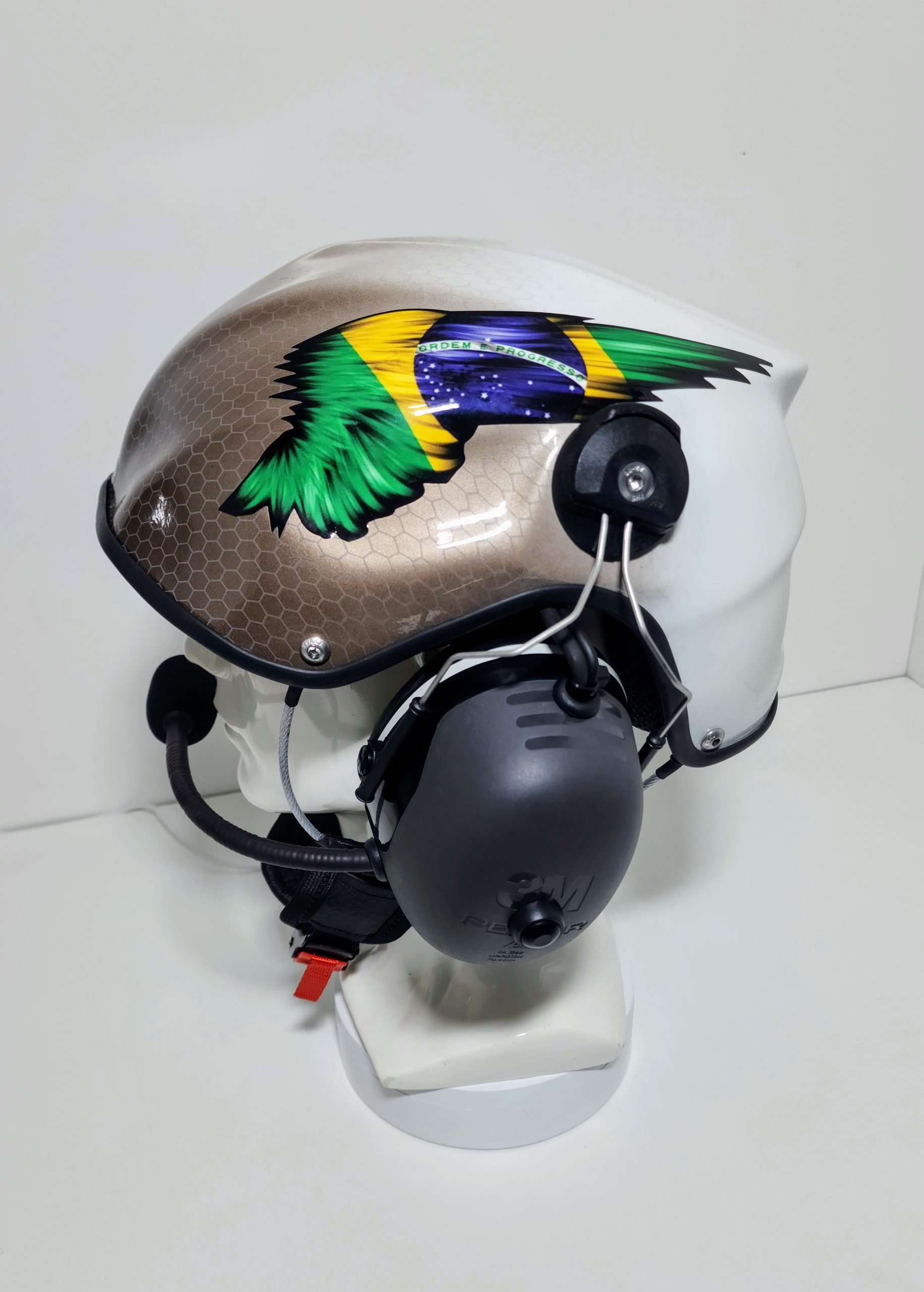 Branco e Marrom com Asas do Brasil e Colmeia - Imagem 2