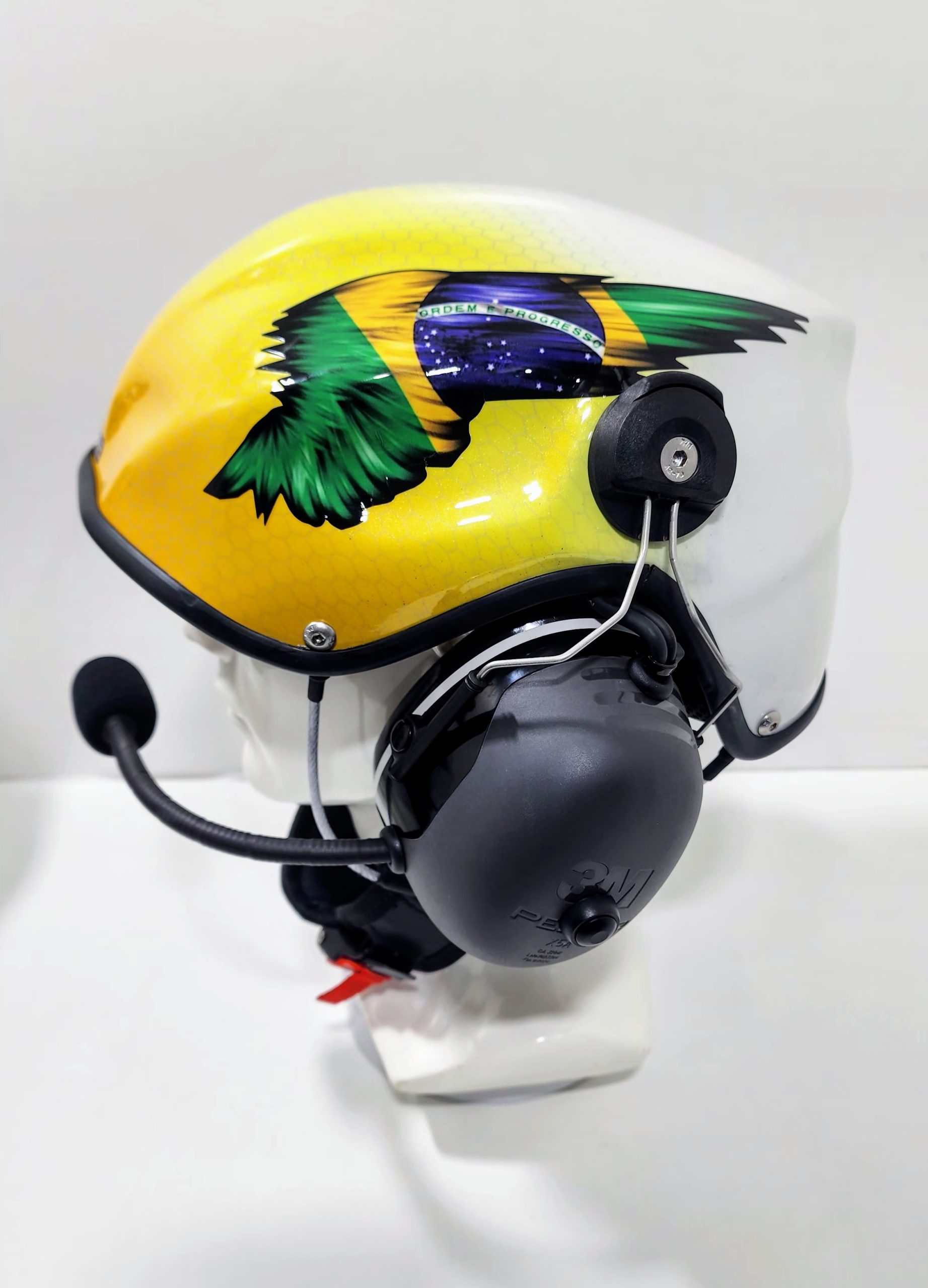 Amarelo Degrade com Asas do Brasil e Colmeia - Imagem 2